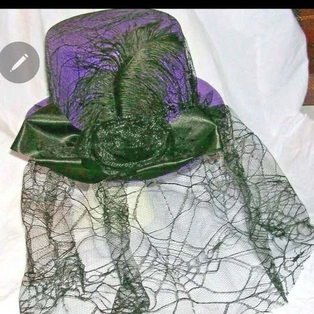 Halloween  hat with lace purple